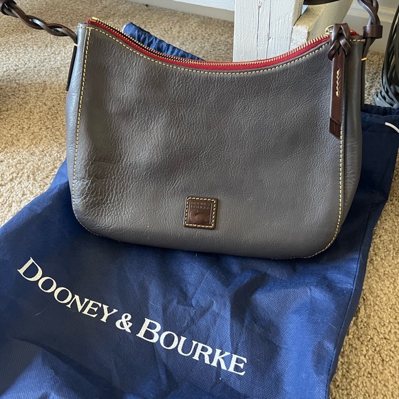 🛑SOLD🛑Dooney and Bourke Hobo Crossbody - Picture 2 of 9